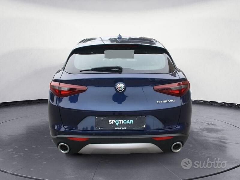 Usata Alfa Romeo Stelvio Business 160 CV (117 kW) 2021 Blu SUV