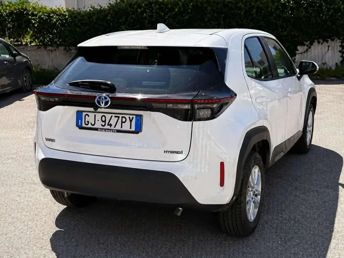 Usata Toyota Yaris Cross 116 CV (85 kW) 2022 Bianco SUV