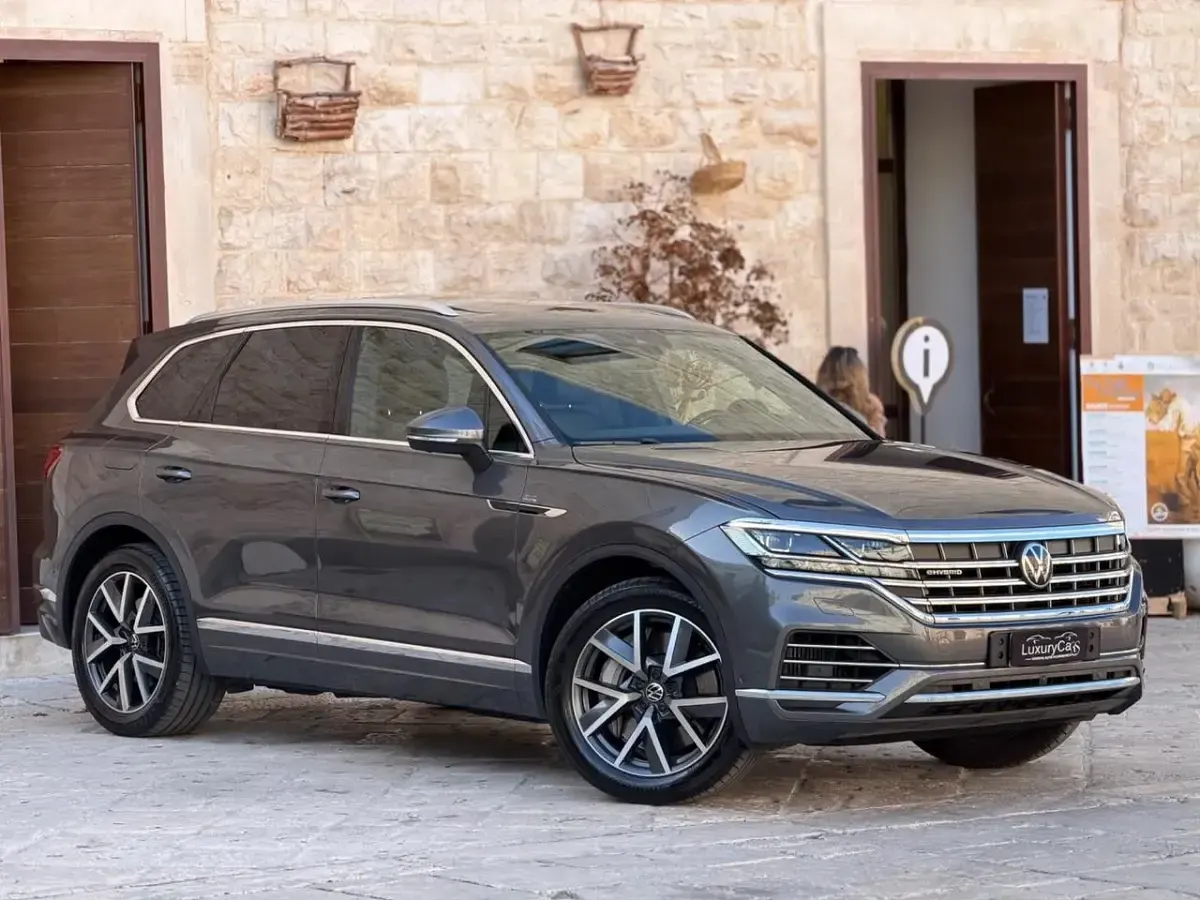 Usata VW Touareg 339 CV (249 kW) 2021 Grigio SUV