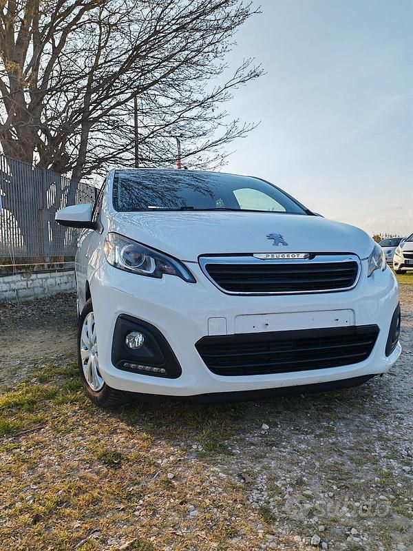 Usata Peugeot 108 Access 69 CV (50 kW) 2017 Bianco Utilitaria