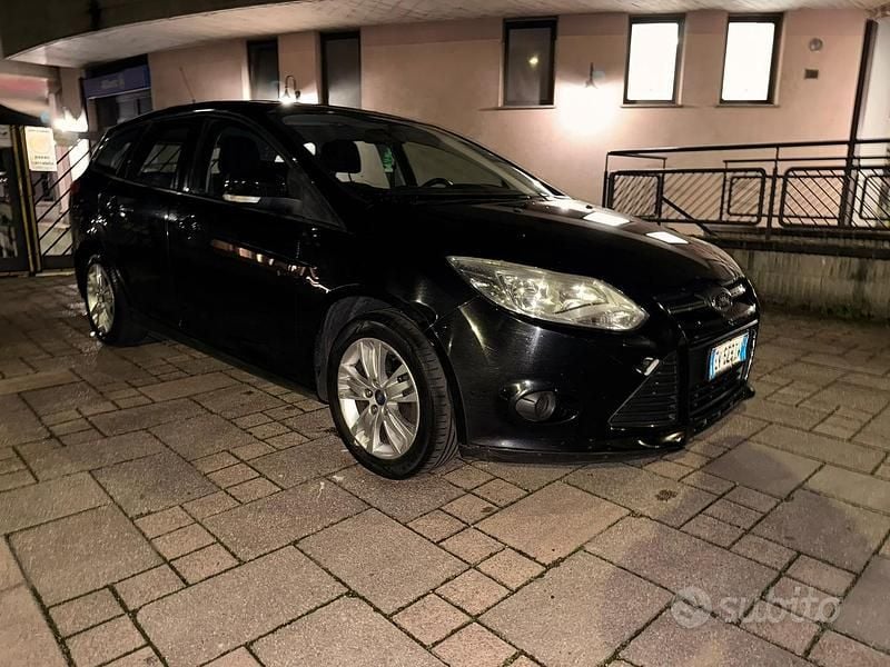 Usata Ford Focus 115 CV (84 kW) 2014 Nero Station wagon