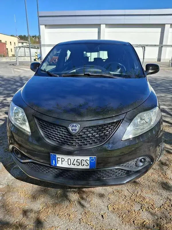 Begagnad Lancia Ypsilon S 86 HK (63 kW) 2018 Halvkombi