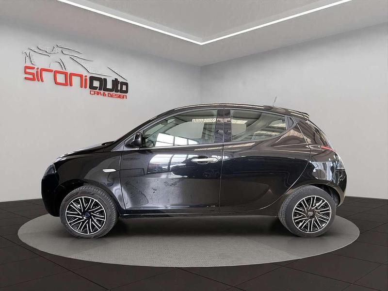 Usata Lancia Ypsilon Silver 69 CV (50 kW) 2023 Nero Utilitaria