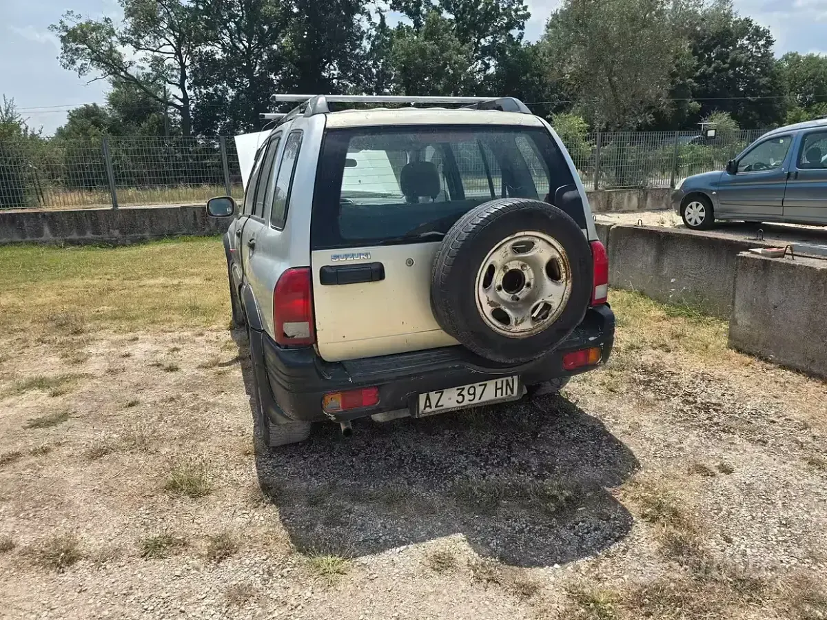 Usata Suzuki Grand Vitara 128 CV (94 kW) 1998 Grigio SUV