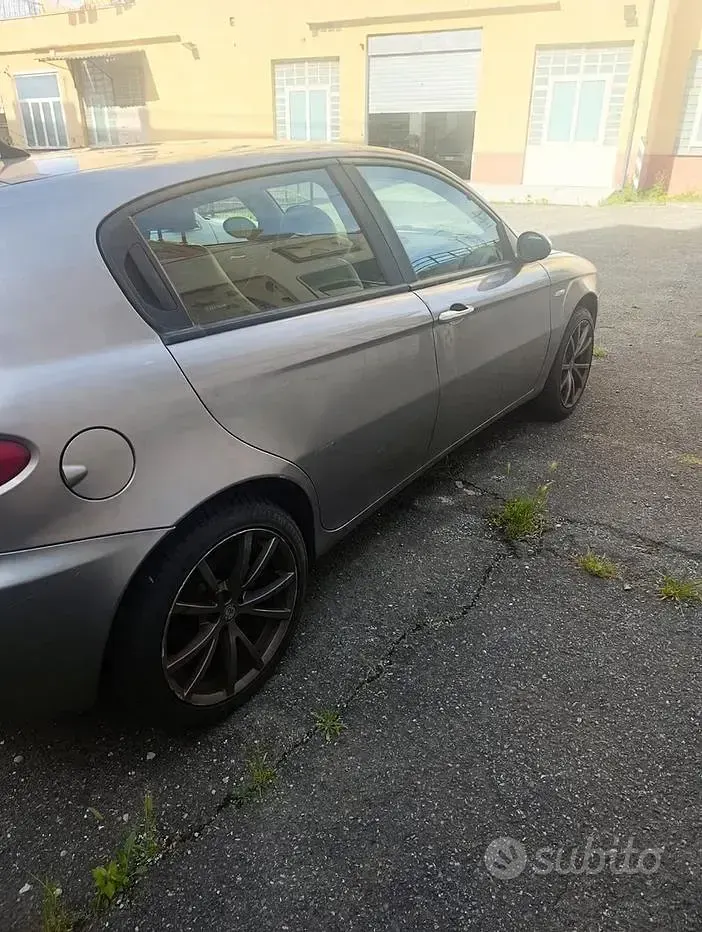Usata Alfa Romeo 147 2007 Grigio Utilitaria