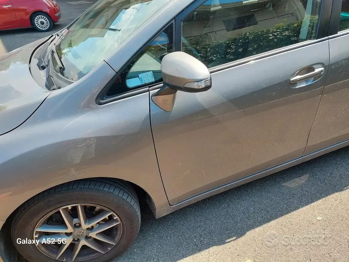 Usata Toyota Verso 111 CV (81 kW) 2016 Grigio Monovolume