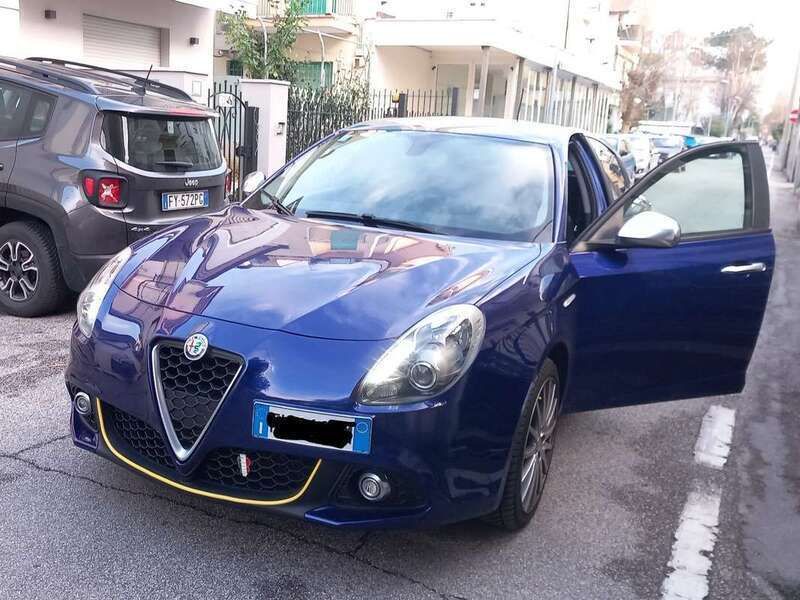Usata Alfa Romeo Giulietta Business 120 CV (88 kW) 2017 Blu/azzurro Utilitaria