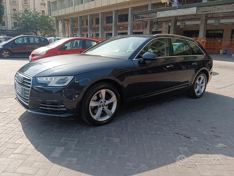 Usata Audi A4 Design 150 CV (110 kW) 2018 Blu Station wagon