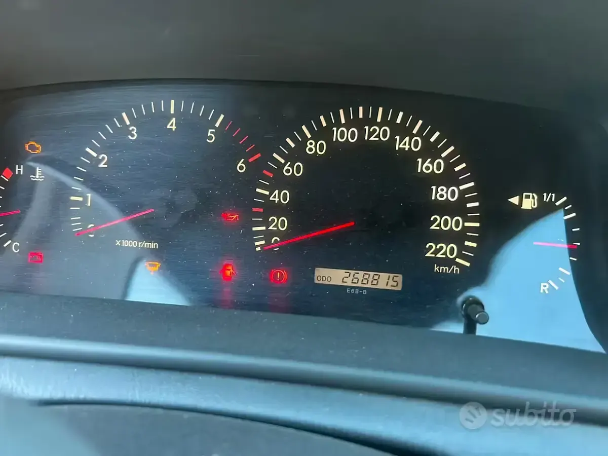 Usata Toyota Corolla 90 CV (66 kW) 2004 Berlina