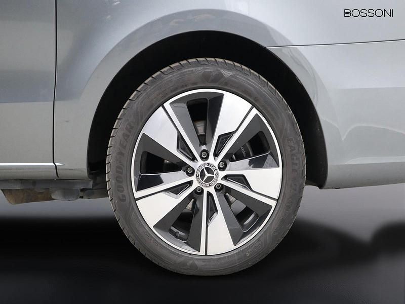 Usata Mercedes V300 Premium 239 CV (175 kW) 2023 Grigio Monovolume