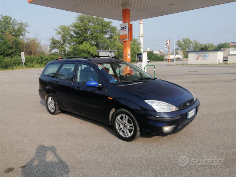 Blu Usata 2000 Ford Focus Station wagon | 500 € (Buon prezzo) - Immagine 1/4