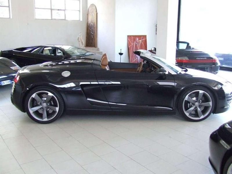 Nero Usata 2011 Audi R8 Spyder Cabrio | 79.500 € (Molto cara) - Immagine 1/4
