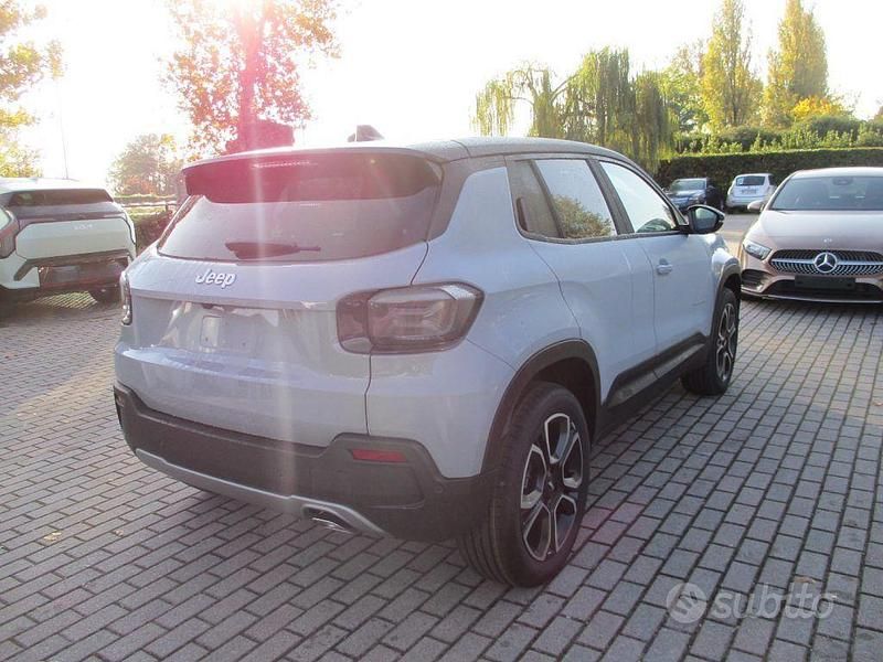 Nuova Jeep Avenger Summit 100 CV (73 kW) 2025 Grigio SUV
