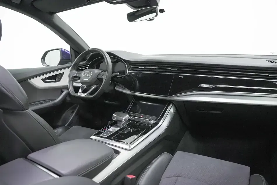 Usata Audi Q8 Ambiente 286 CV (210 kW) 2023 Blu SUV