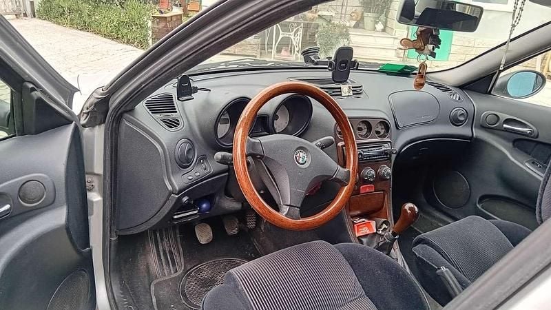 Usata Alfa Romeo 155 150 CV (110 kW) 2001 Argento Berlina