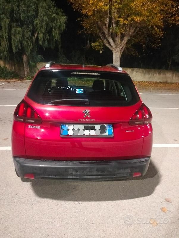 Usata Peugeot 2008 Active 99 CV (72 kW) 2017 Rosso SUV