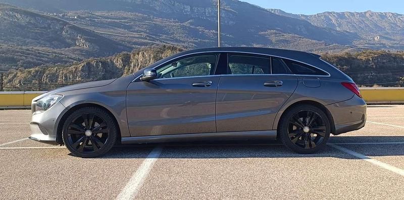 Usata Mercedes CLA200 Shooting Brake 136 CV (100 kW) 2017 Grigio Station wagon