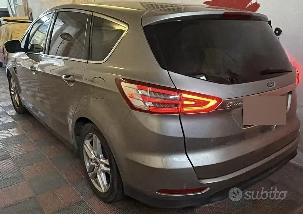 Usata Ford S-MAX 179 CV (131 kW) 2015 Monovolume