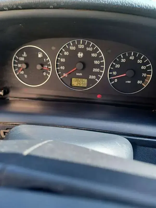 Usata Alfa Romeo 146 90 CV (66 kW) 2000 Marrone Utilitaria
