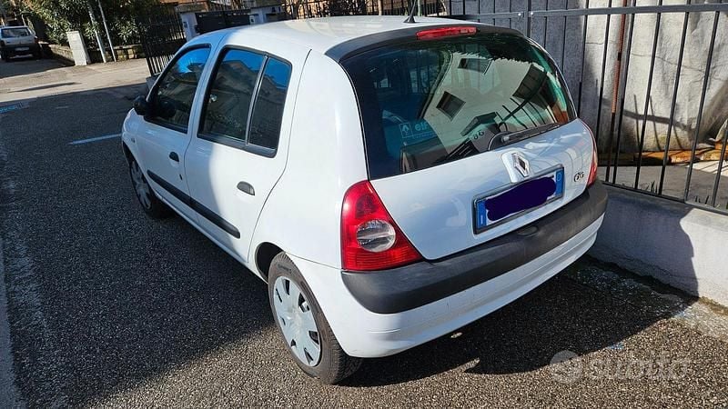 Usata Renault Clio II LIMITED 2003 Bianco Berlina