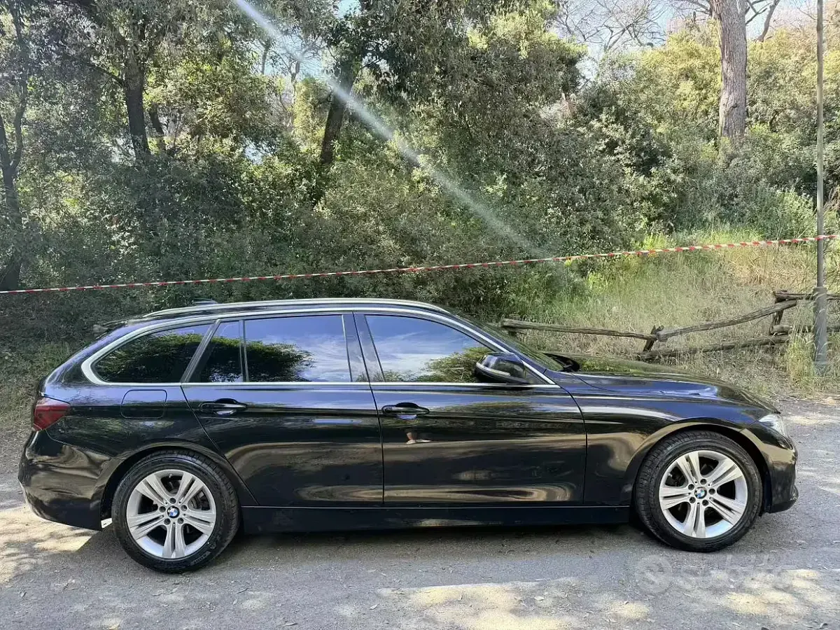 Usata BMW 318 150 CV (110 kW) 2019 Nero Station wagon