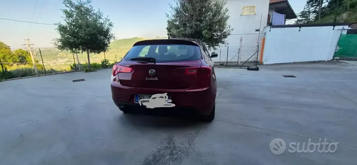 Usata Alfa Romeo Giulietta 105 CV (77 kW) 2010 Rosso Utilitaria