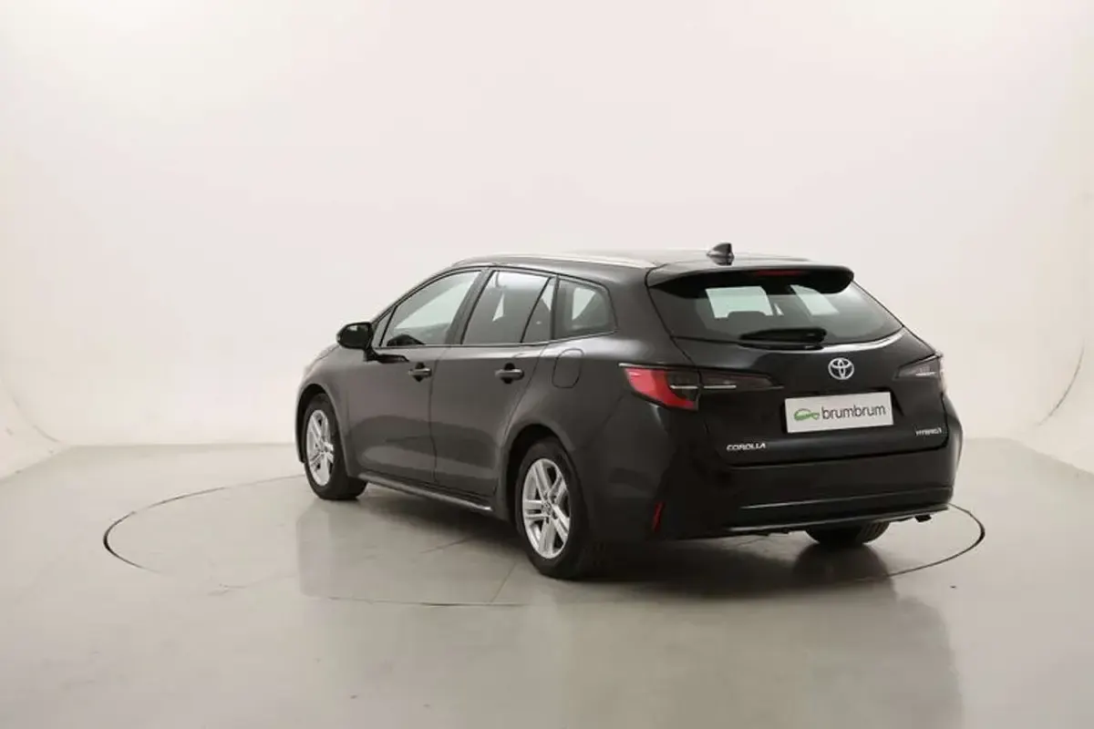Usata Toyota Corolla Business Edition 122 CV (89 kW) 2022 Nero Station wagon
