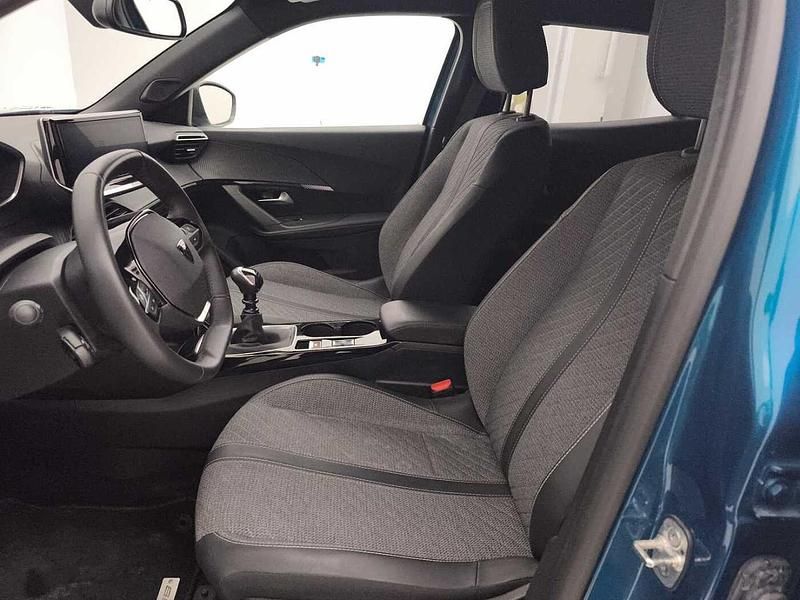 Usata Peugeot 2008 Allure 100 CV (73 kW) 2025 Blu SUV