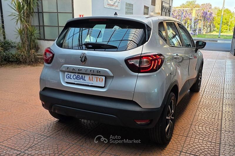 Usata Renault Captur Life 90 CV (66 kW) 2019 Argento SUV