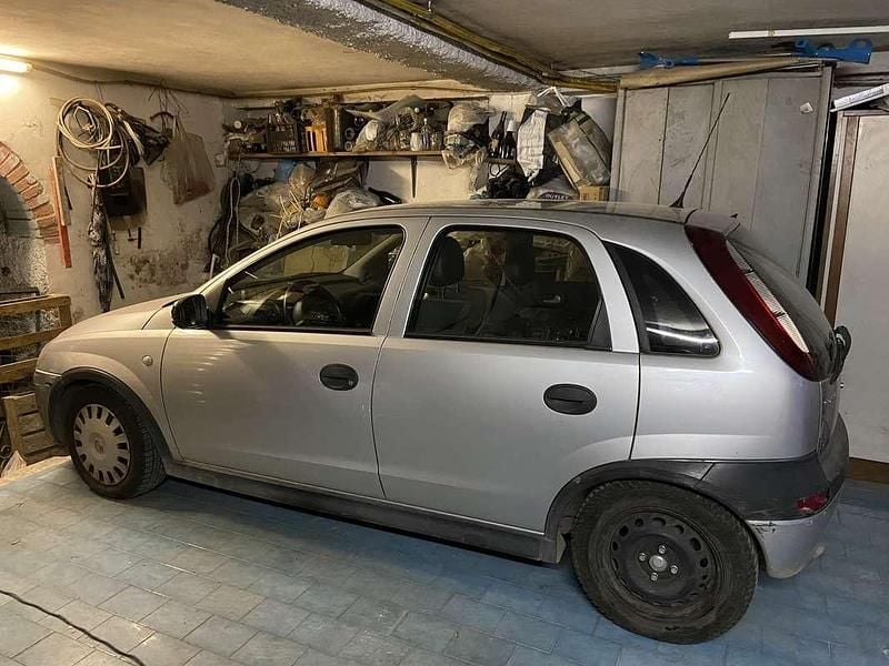Usata Opel Corsa Sport 75 CV (55 kW) 2003 Argento Berlina