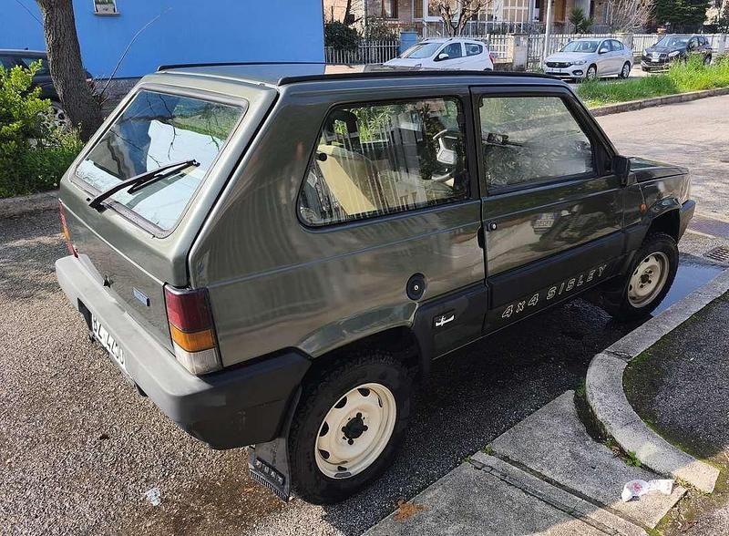 Usata Fiat Panda 4x4 50 CV (36 kW) 1987 Utilitaria