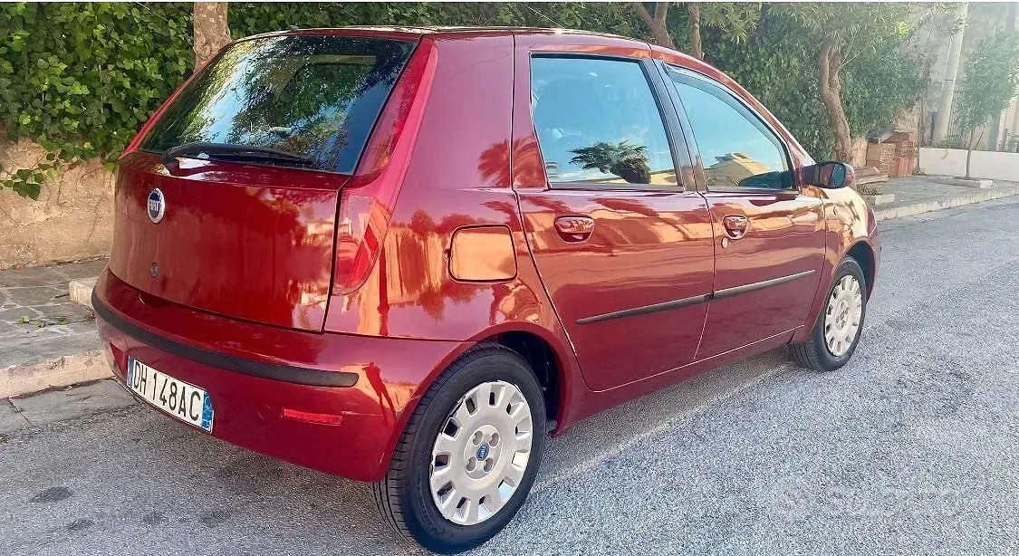 Usata Fiat Punto 69 CV (50 kW) 2007 Rosso Utilitaria
