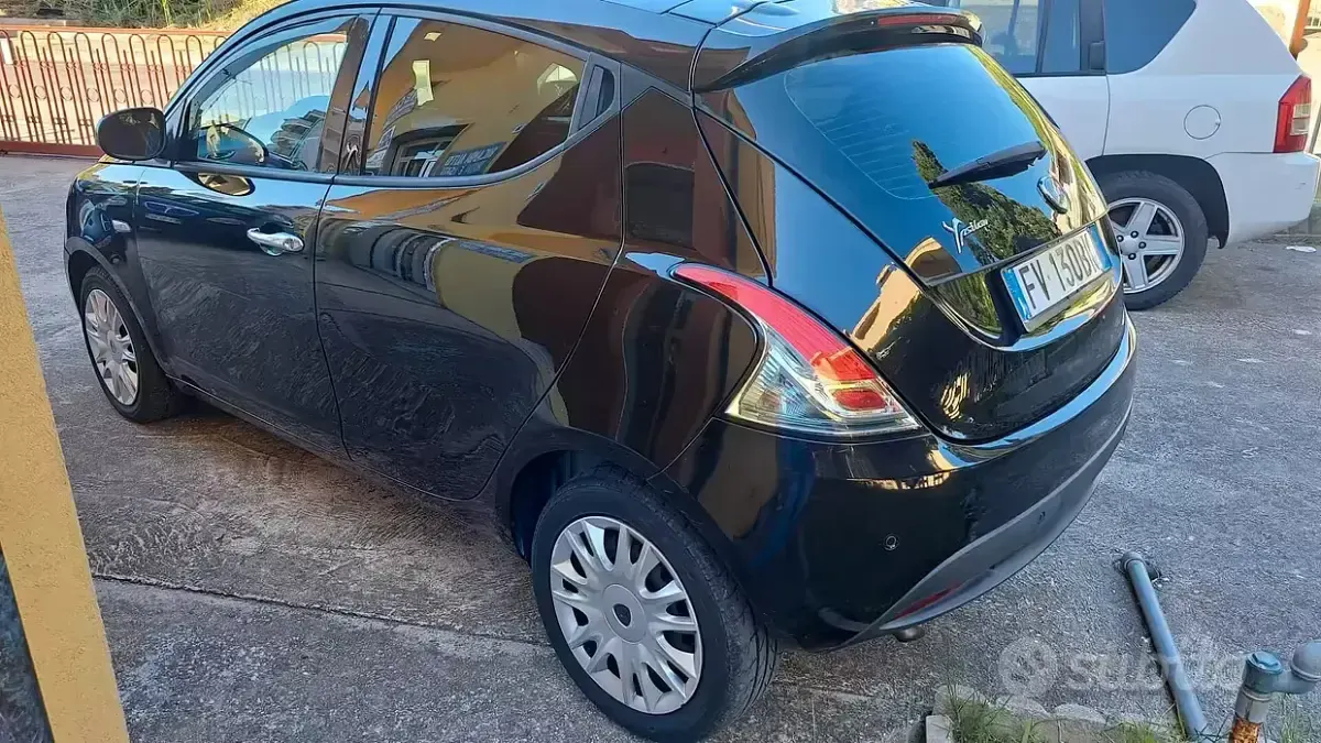 Usata Lancia Ypsilon S 95 CV (69 kW) 2012 Nero Utilitaria