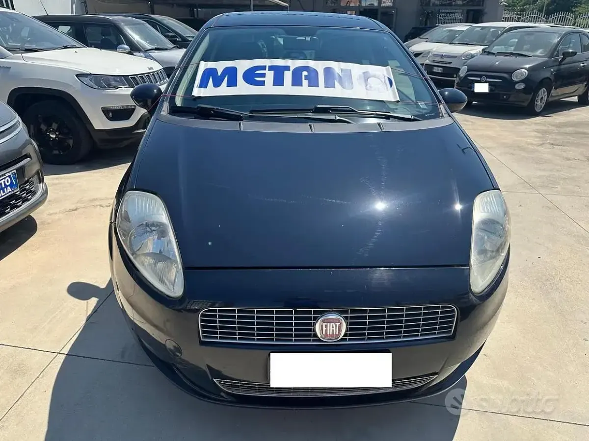 Usata Fiat Grande Punto Dynamic 77 CV (56 kW) 2009 Grigio Utilitaria