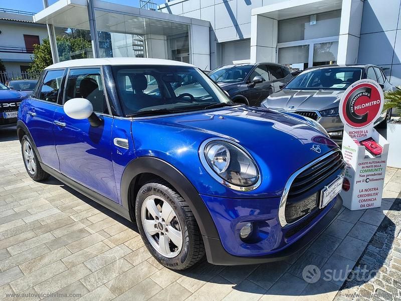 Usata Mini Cooper D Business 116 CV (85 kW) 2018 Blu Utilitaria