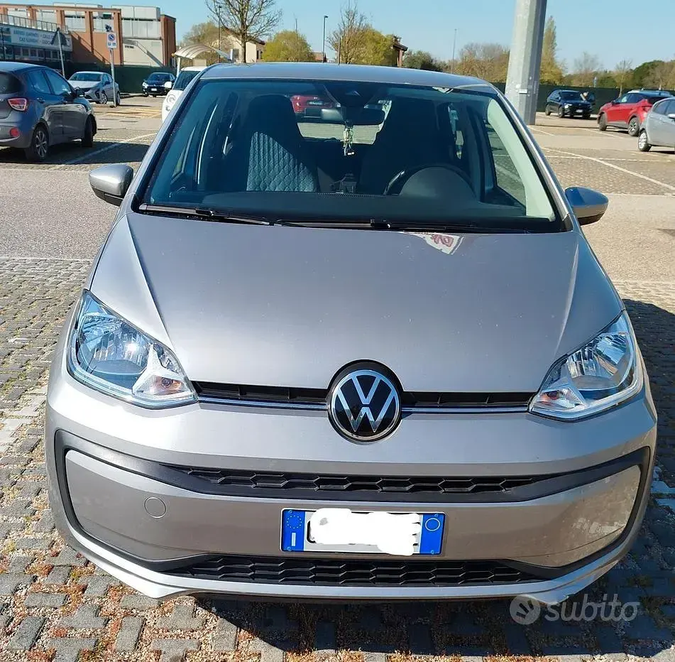 Begagnad VW up! 75 HK (55 kW) 2022 Grå Halvkombi