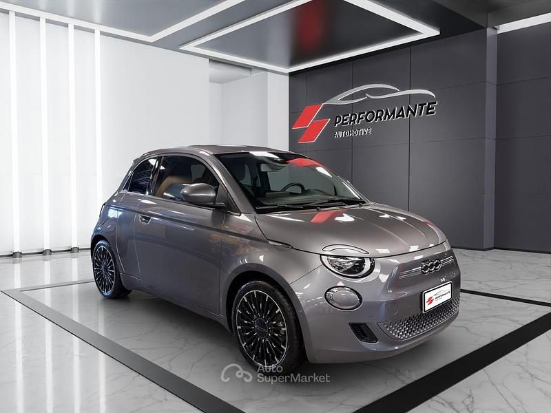 Usata Fiat 500e Icon 42 kW (58 CV) 2021 Grigio SUV
