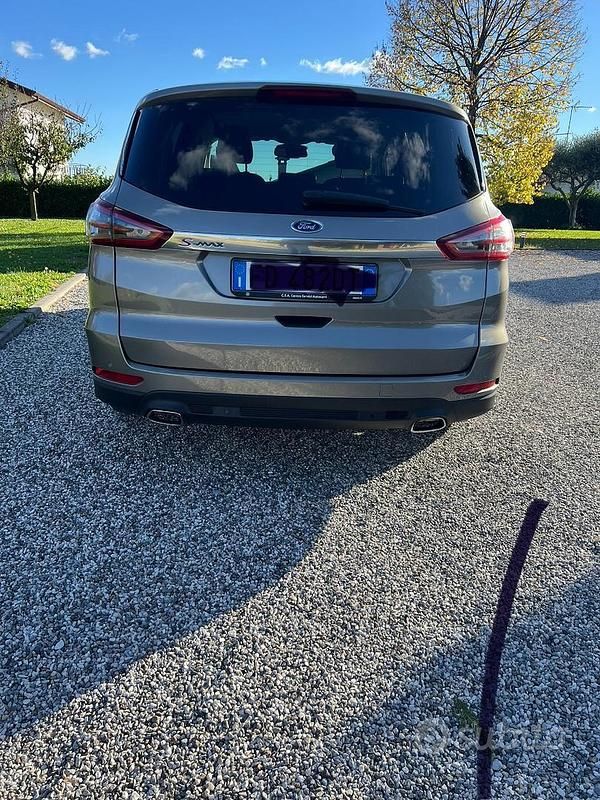 Usata Ford S-MAX S 203 CV (149 kW) 2016 Monovolume