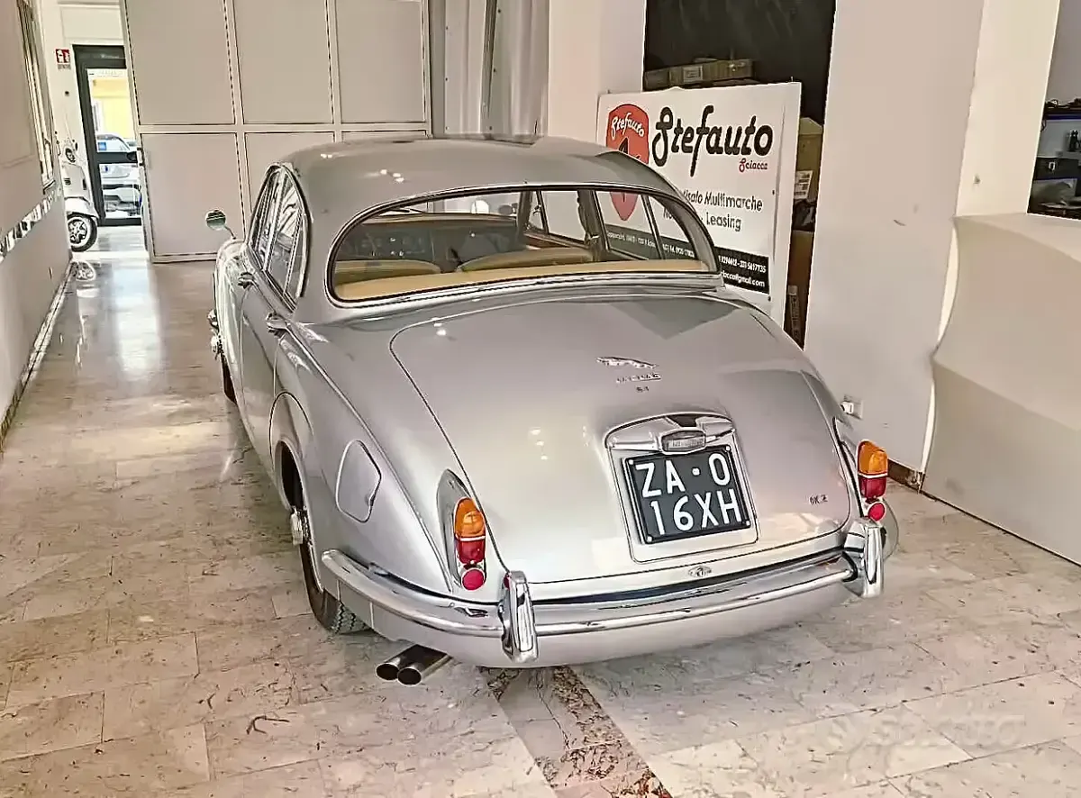 Usata Jaguar MK II 209 CV (153 kW) 1960 Grigio Berlina