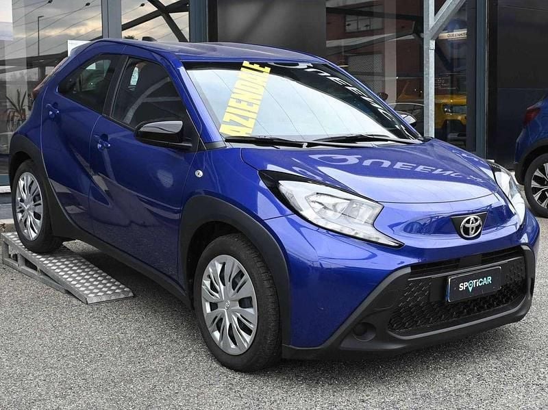 Usata Toyota Aygo X Active 72 CV (52 kW) 2025 Blu/azzurro SUV