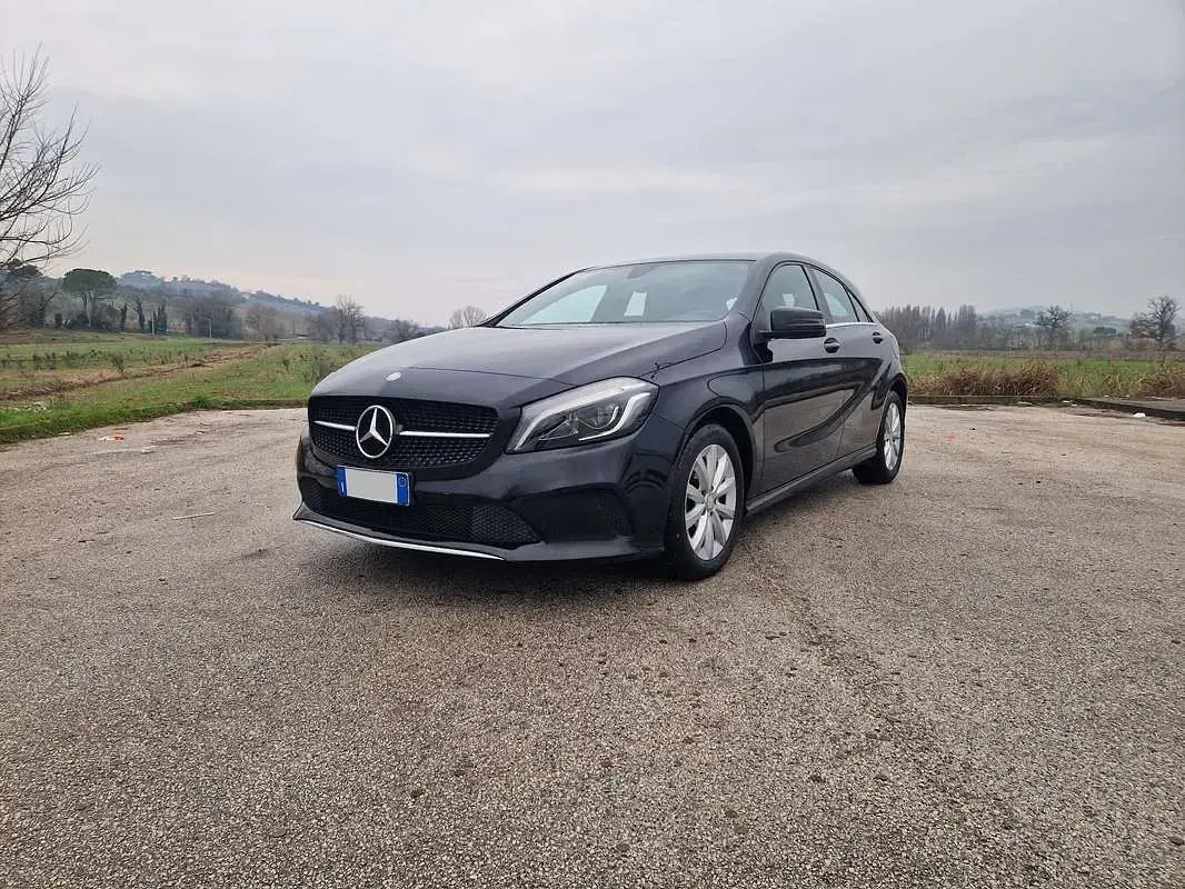 Usata Mercedes A180 Executive 109 CV (80 kW) 2017 Nero Berlina
