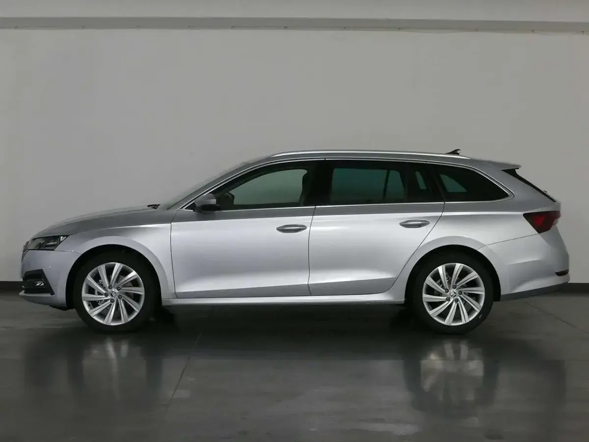 Usata Skoda Octavia Style 150 CV (110 kW) 2023 Nero tulipano Station wagon