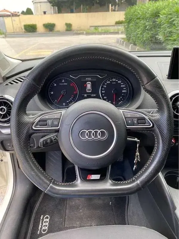 Usata Audi A3 Sportback Ambition 110 CV (80 kW) 2012 Bianco Utilitaria