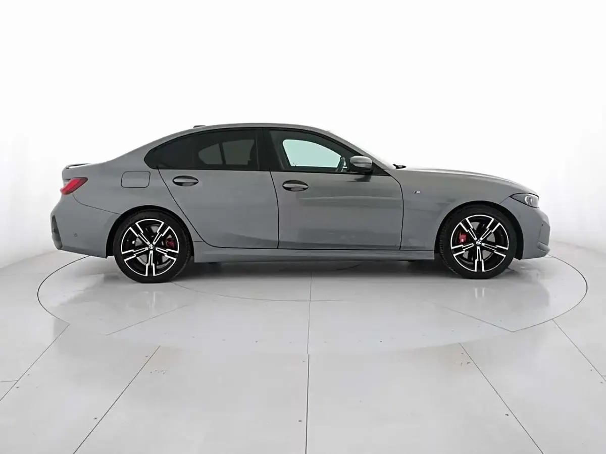 Usata BMW 320 M Sport 190 CV (139 kW) 2025 Skyscraper grey Berlina
