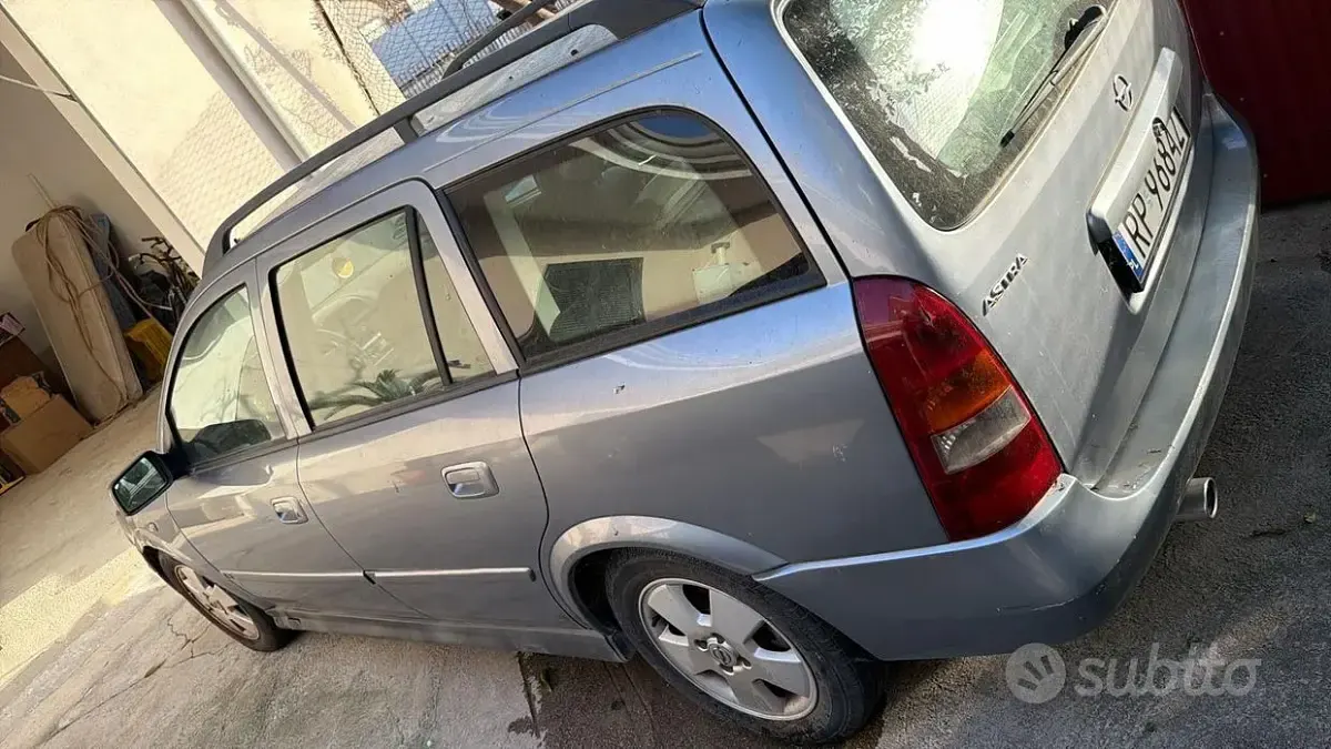 Usata Opel Astra Elegance 101 CV (74 kW) 2003 Grigio Berlina