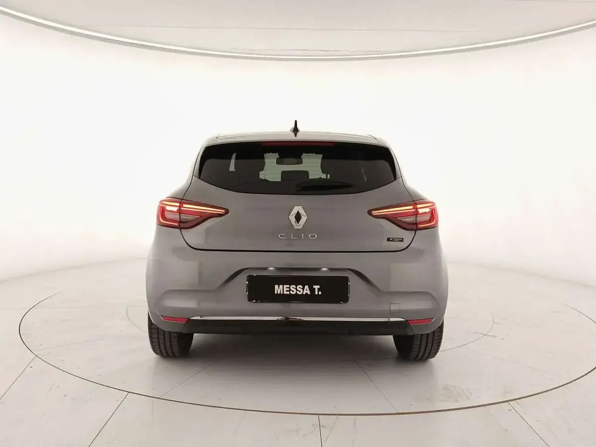 Usata Renault Clio V Techno 91 CV (66 kW) 2023 Grigio Berlina