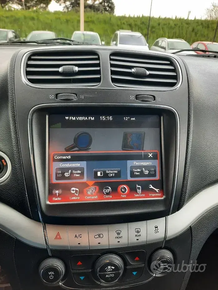 Usado Fiat Freemont 140 HP (102 kW) 2012 Branco SUV
