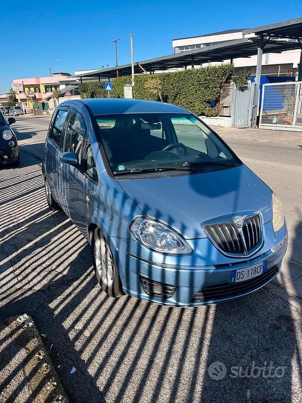 Usata Lancia Musa 90 CV (66 kW) 2009 Blu Monovolume