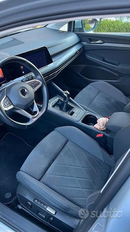 Usata 2021 VW Golf VIII Style Due volumi | 22.000 € (Ottimo prezzo) - Immagine 1/3