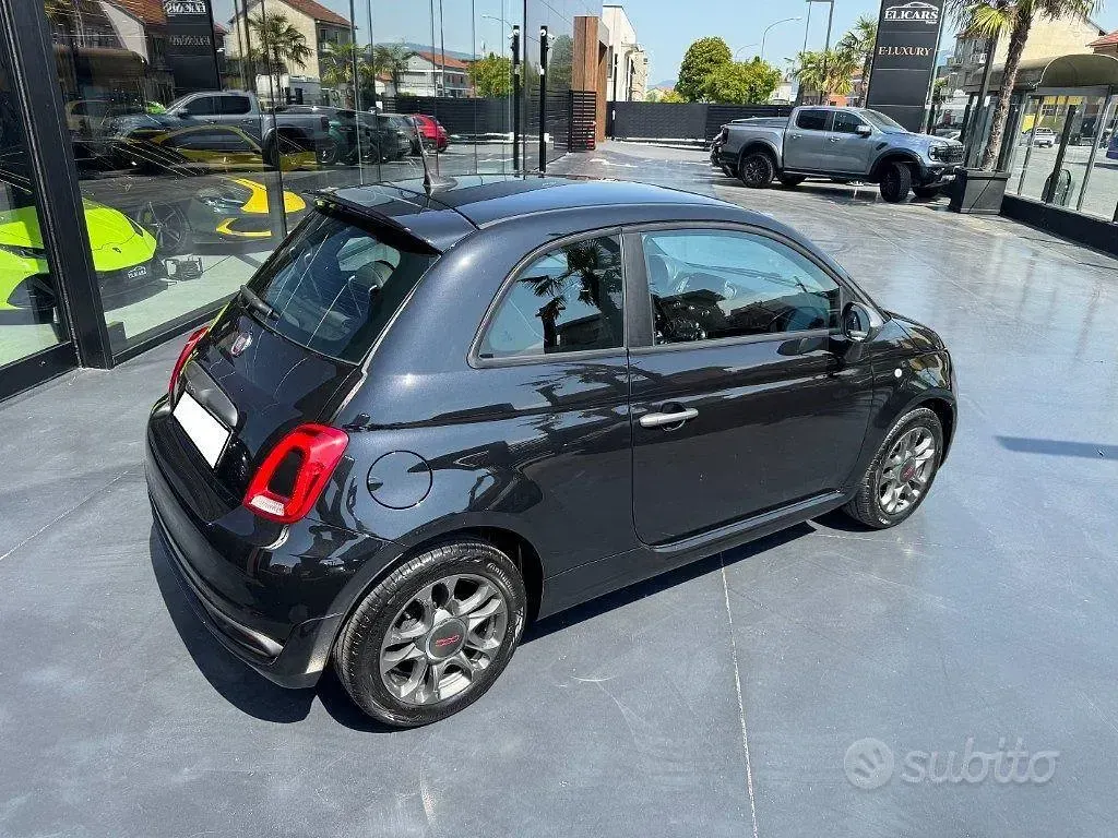 Usata Fiat 500 Sport 69 CV (50 kW) 2019 Nero pastello Utilitaria